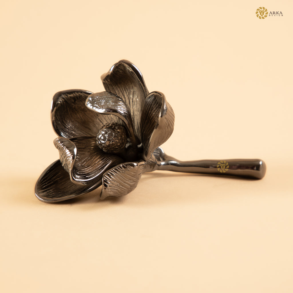 Arka Design Pansy Flower Paper Holder – Handcrafted Brass Desk & Table Accessory