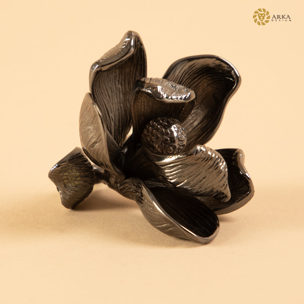 Arka Design Pansy Flower Paper Holder – Handcrafted Brass Desk & Table Accessory