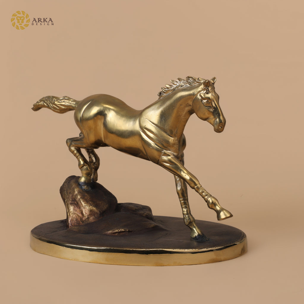Arka Design Pinnacle Horse – Handcrafted Brass Horse Sculpture for Luxury Home Décor